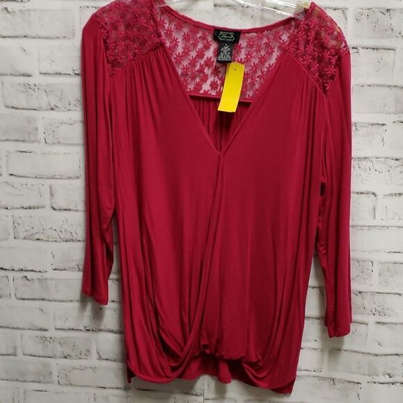 Shannon ford top - Picture 1 of 3